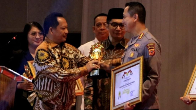 Polresta Bandung Raih Penghargaan Terbaik 1 Kompolnas Awards 2023