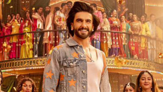 Gaya Ranveer Singh Terinspirasi oleh Shah Rukh Khan di Film Rocky Aur