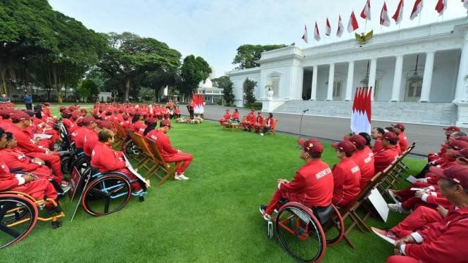 Presiden Jokowi & Menpora Dito serahkan bonus ASEAN Para Games