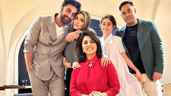 Ranbir Kapoor dan keluarga rayakan ulang tahun Neetu Kapoor