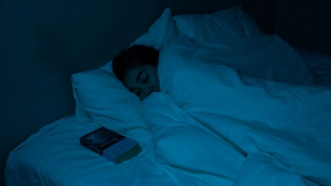 6 Efek Negatif Tidur dengan Lampu Menyala, Tidur Sehat Matikan Lampu