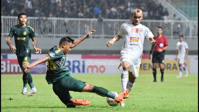 Persija Jakarta bermain imbang lawan tuan rumah Persikabo