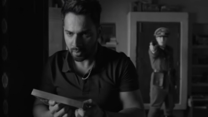 Varun Dhawan dalam trailer film Bawaal