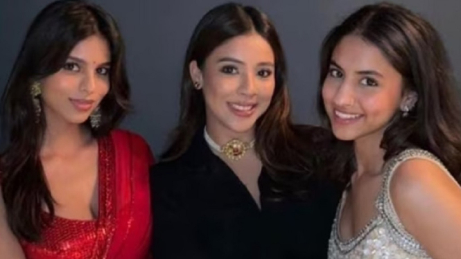 Suhana Khan Terlihat Menggairahkan dalam Balutan Saree Merah