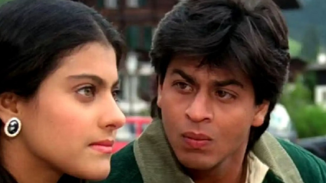 Kajol Dipolisikan Karena Menanyakan Penghasilan Film Pathaan SRK