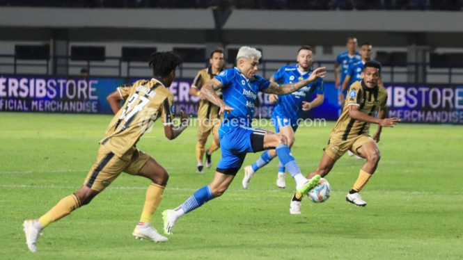 Persib Bandung vs Dewa United