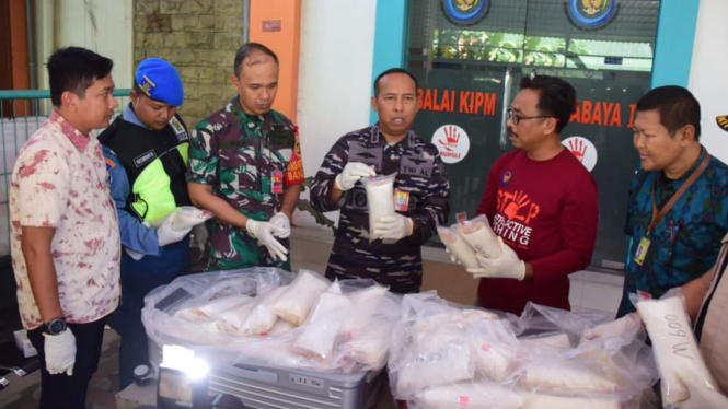 TNI AL Sukses Gagalkan Penyelundupan Benih Bening Lobster