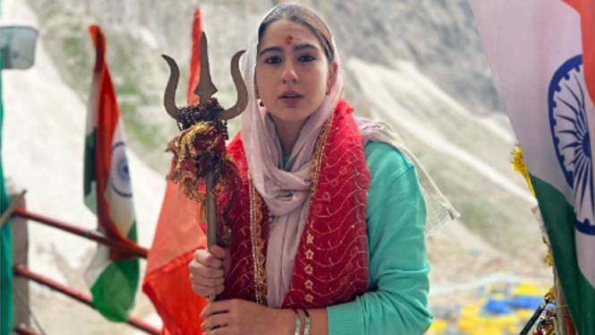 Beragama Islam Tapi Sering ke Kuil, Sara Ali Khan Disebut Sekuler