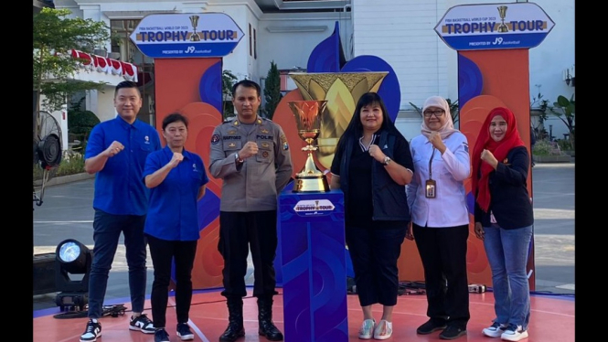 Trofi FIBA World Cup 2023 sambangi Kota Surabaya