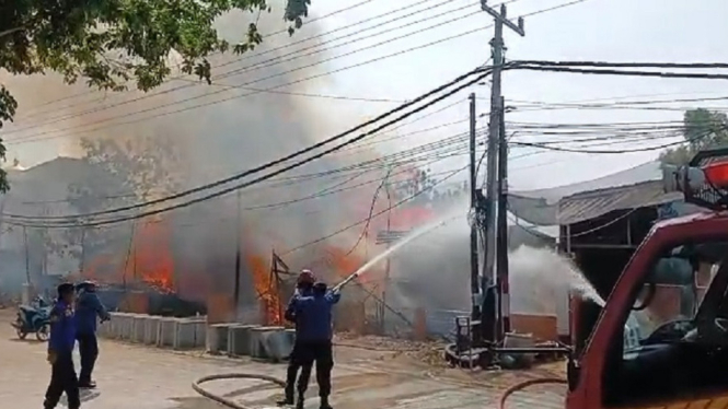 Panglong di Bandar Lampung Ludes Terbakar