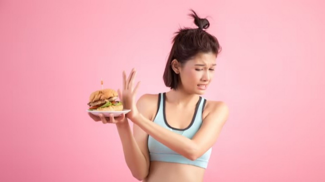 Ilustrasi wanita yang sedang diet