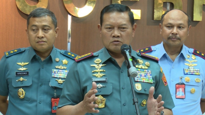 Panglima TNI Laksamana TNI Yudo Margono pada saat Konferensi Pers