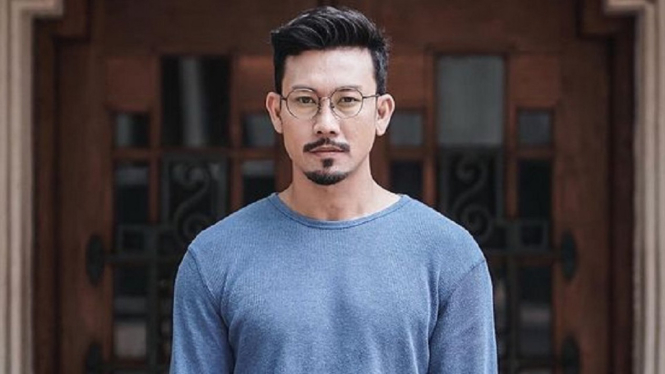 Denny Sumargo Luncurkan Brand Lokal Perawatan Pria, SOMBONG Hadir Eksklusif di Shopee Dengan Penawaran Terbaik