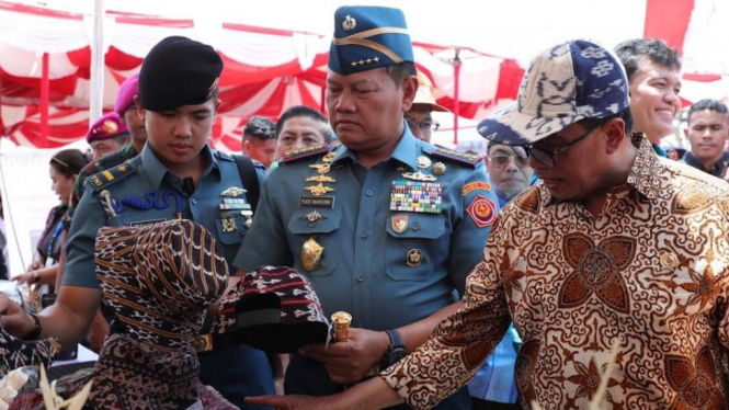 Menteri Perhubungan (Menhub) RI Budi Karya Sumadi bersama Panglima TNI Laksamana TNI Yudo Margono menghadiri puncak Hari Maritim Nasional ke-59 tahun 2023