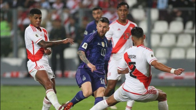 Lionel Messi di laga Peru vs Argentina