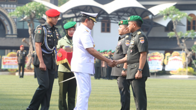 Tampuk Pimpinan Berganti, TNI AD Gelar Upacara Sertijab Kasad