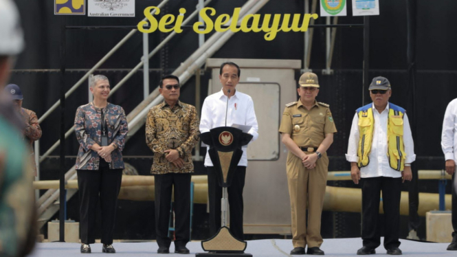 Presiden Jokowi Didampingi Pj Gubenur Agus Fatoni Resmikan SPALDT Pertama di Indonesia