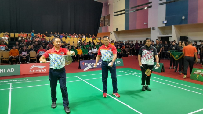 Kasad Buka Gelaran Kasad Cup Badminton Exhibition Match 2023