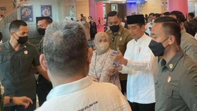 Presiden Jokowi Menjengkuk dan Mendoakan Eks Ketua BNPB Doni Monardo di RS Siloam Jakarta