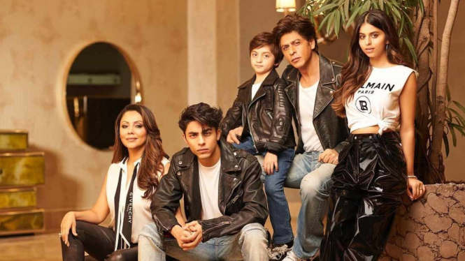 Shah Rukh Khan dan keluarganya