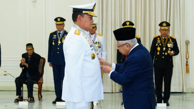 Panglima TNI Terima Tanda Kehormatan Bintang Yudha Dharma Utama