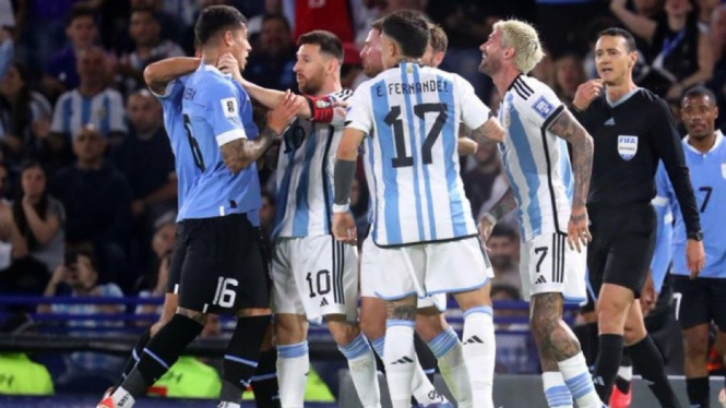 Duel Argentina vs Uruguay Berlangsung Panas