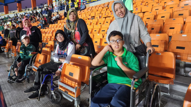 Cerita Unik Penonton Penyandang Disabilitas Menyaksikan Piala Dunia U-17 2023