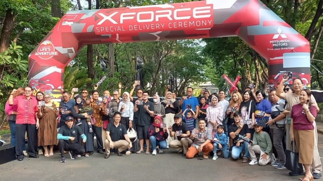 Mitsubishi Gelar Acara Special Delivery Ceremony untuk Pembeli Xforce