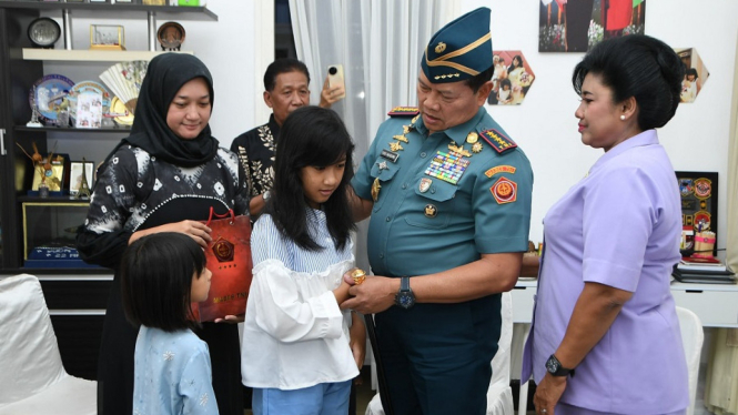 Panglima TNI Takziah Ke Kediaman Empat Pajurit Terbaik TNI AU yang Gugur Kecelakaan Super Tucano