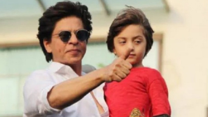 Shah Rukh Khan Buka Rahasia Soal Energinya yang Meledak-ledak Seperti Anak Kecil di Usia 58 Tahun