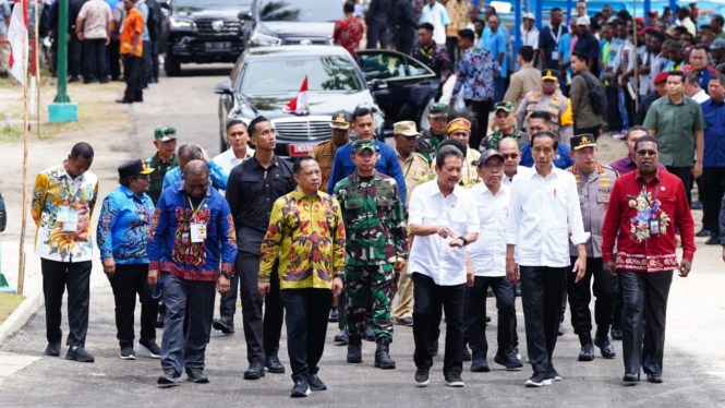 Panglima TNI Dampingi Presiden RI Dalam Acara Puncak