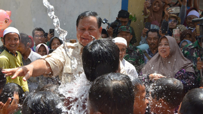 Menhan Prabowo Resmikan 12 Sumber Titik Air di Pamekasan