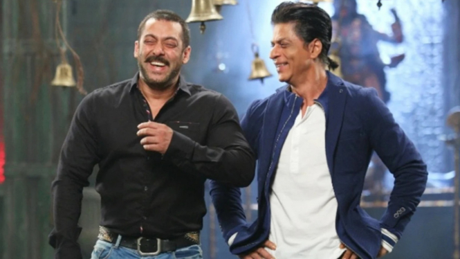 Salman Khan Mengaku Chemistry dengan Shah Rukh Khan di Luar Layar Lebar Jauh Lebih Baik