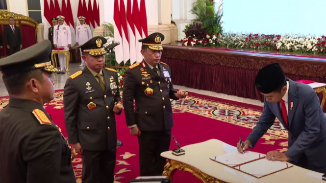 Panglima TNI Jenderal TNI Agus Subiyanto Menjadi Saksi Pelantikan Kasad