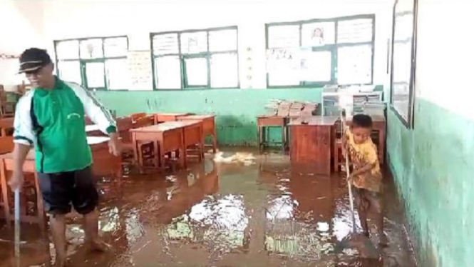 Banjir Bandang di Tanggamus, Rendam SDN  Betung, Ujian Semester Ditunda