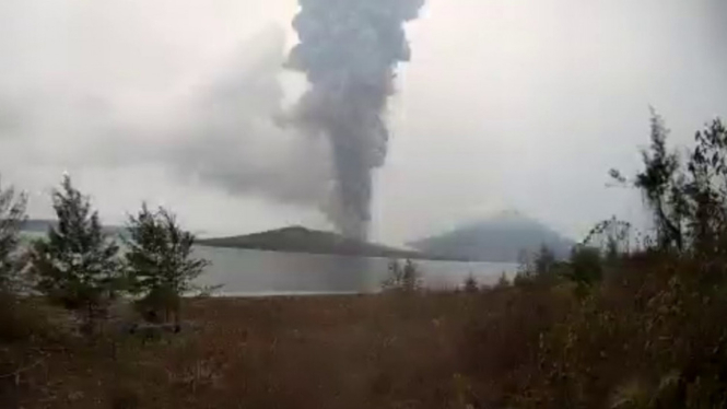 Selama Sepekan, Gunung Anak Krakatau 138 Kali Meletus, Ketinggian Kolom Abu Mencapai 2000 Meter