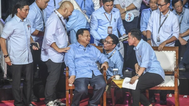 Terlihat di Debat Capres, Kapuspen TNI: Mayor Teddy Ajudan yang Mengikuti Kegiatan Menhan