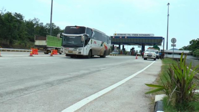 Sejak Sepekan Lalu, Volume Kendaraan Mudik Nataru 2024 di Tol Lampung Meningkat 5 Persen