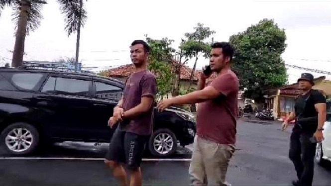Polisi Tangkap Pelaku Penggelapan Mobil Rental yang Beraksi di Lebih dari 5 Lokasi Berbeda