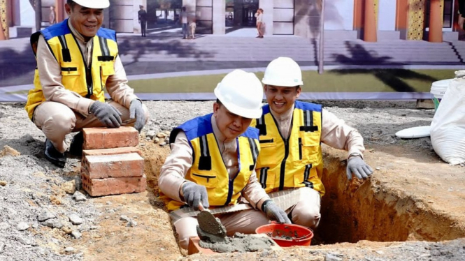 Pj Gubernur Agus Fatoni Lakukan Peletakan Batu Pertama Pembangunan Kantor Vertikal Kabupaten Ogan Ilir