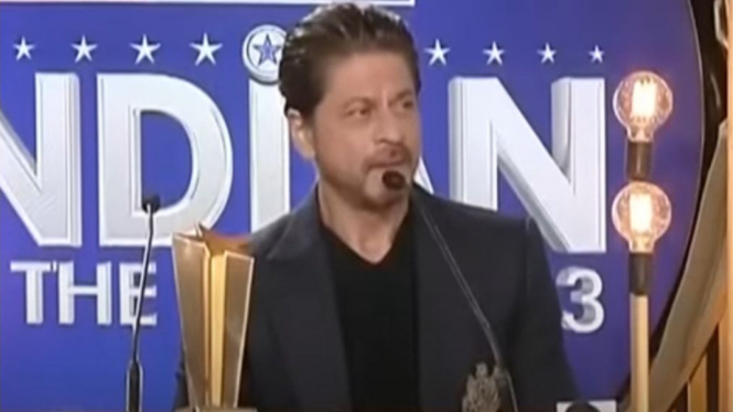 Shah Rukh Khan Membungkam Para Pembencinya dengan Pidato Mengharukan