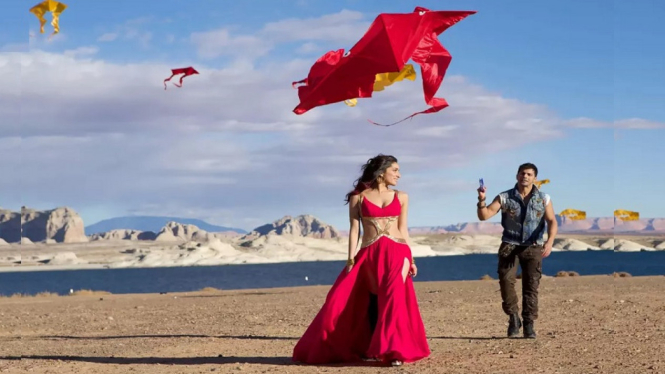 Miliki Nilai Sakral, INI 5 Film Bollywood Menampilkan Adegan Bermain Layang-Layang Bersama Kekasih