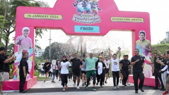 Ganjar Pranowo dan Sandiaga Uno Lari Pagi Bersama Sapa Warga Ibu Kota Jakarta