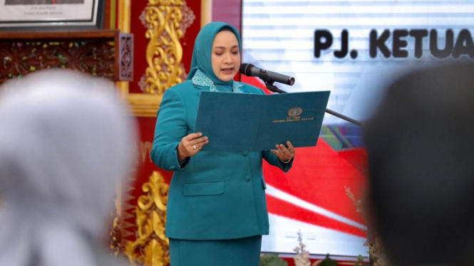 Pj Ketua TP PKK Sumsel Tyas Fatoni Lantik Sukmawati Asmar Wijaya sebagai Pj Ketua TP PKK Kabupaten OKI