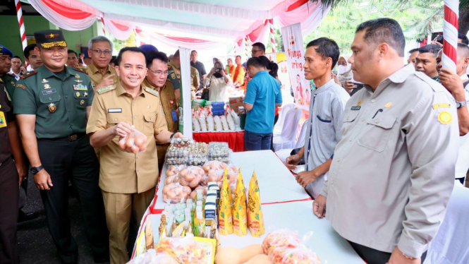 Pj Gubernur Agus Fatoni Launching Gerakan Pasar Murah Serentak Se-Sumsel