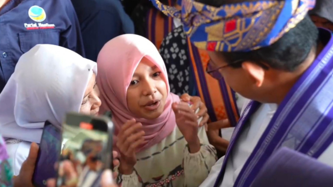 Langka! Bocah 12 Tahun di Lombok Ajak Anies Baswedan Berdialog Menggunakan Bahasa Inggris