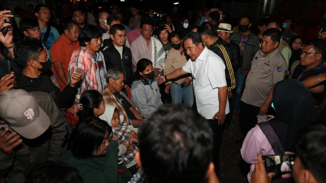 Tana Toraja Berduka, Pj Gubernur Bahtiar Kunjungi Korban dan Serahkan Bantuan