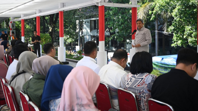 Pj Sekda Sulsel Lepas Bantuan Kemanusiaan OPD untuk Korban Bencana Banjir dan Tanah Longsor