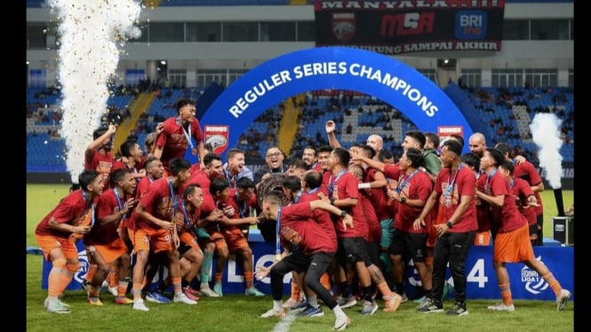 Borneo FC merayakan masuk Championship Series Liga 1 2024