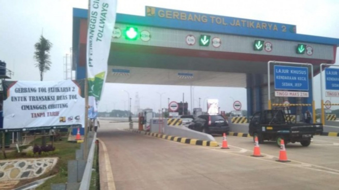 Gerbang Tol Jatikarya 2, ruas jalan Tol Cimanggis-Cibitung.